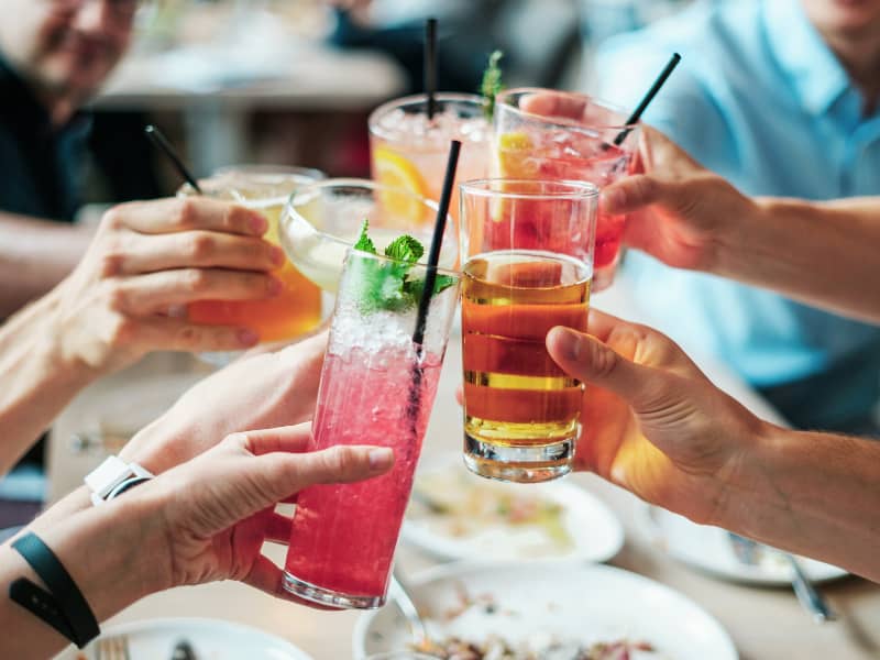 Cómo preparar mejores cócteles para reuniones y fiestas